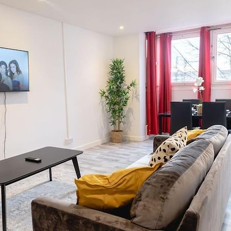 Apartmán 2 Bed With Free Parking Londýn Exteriér fotografie